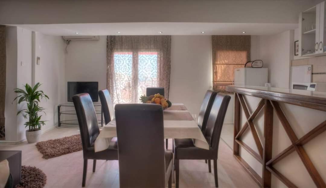 Apartments Aleksandar Petrovac الغرفة الصورة